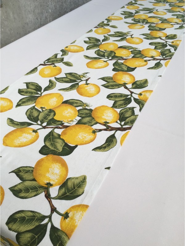 lemon print table runner